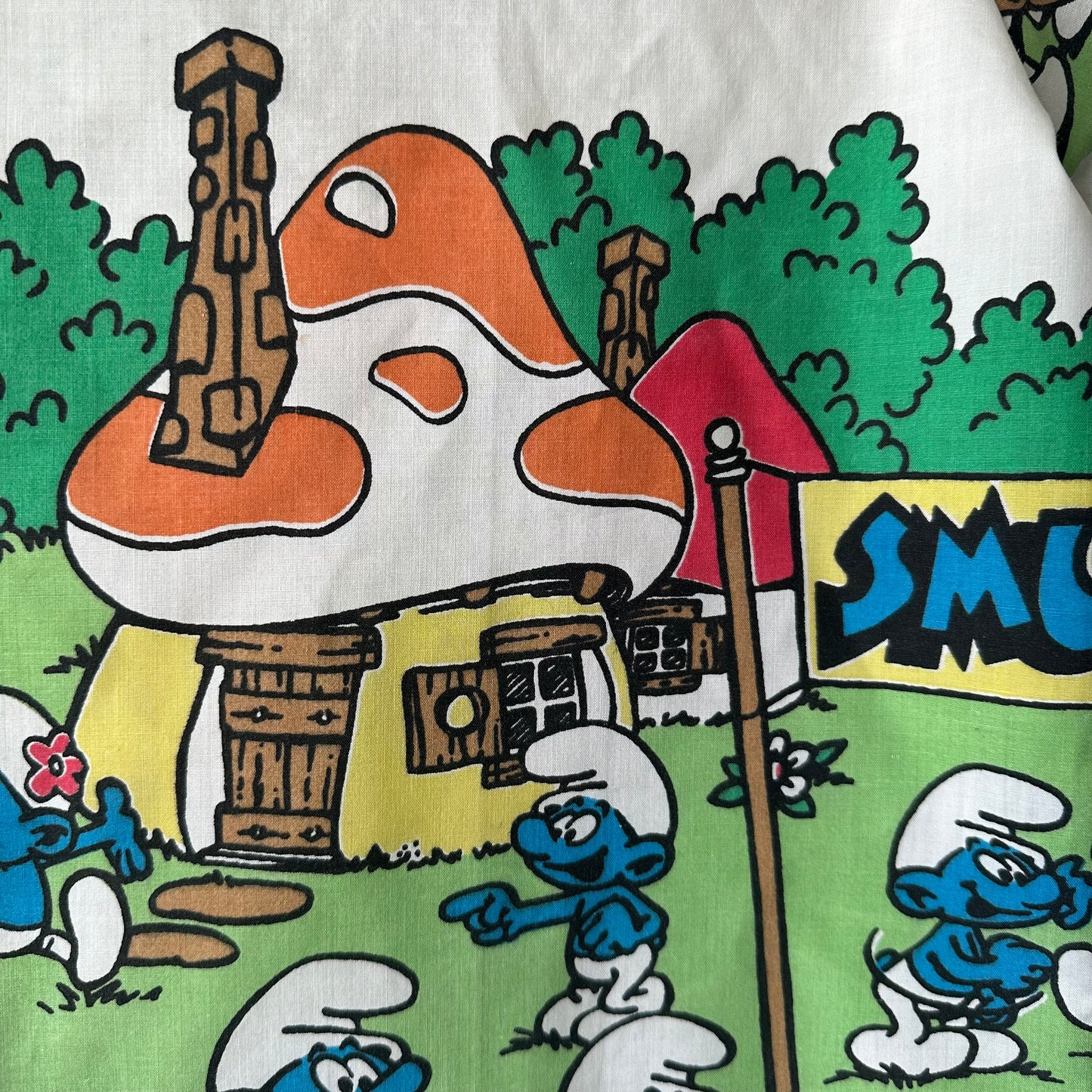 Camp shirt upcycled fr vintage Smurfs fabric - 2XL