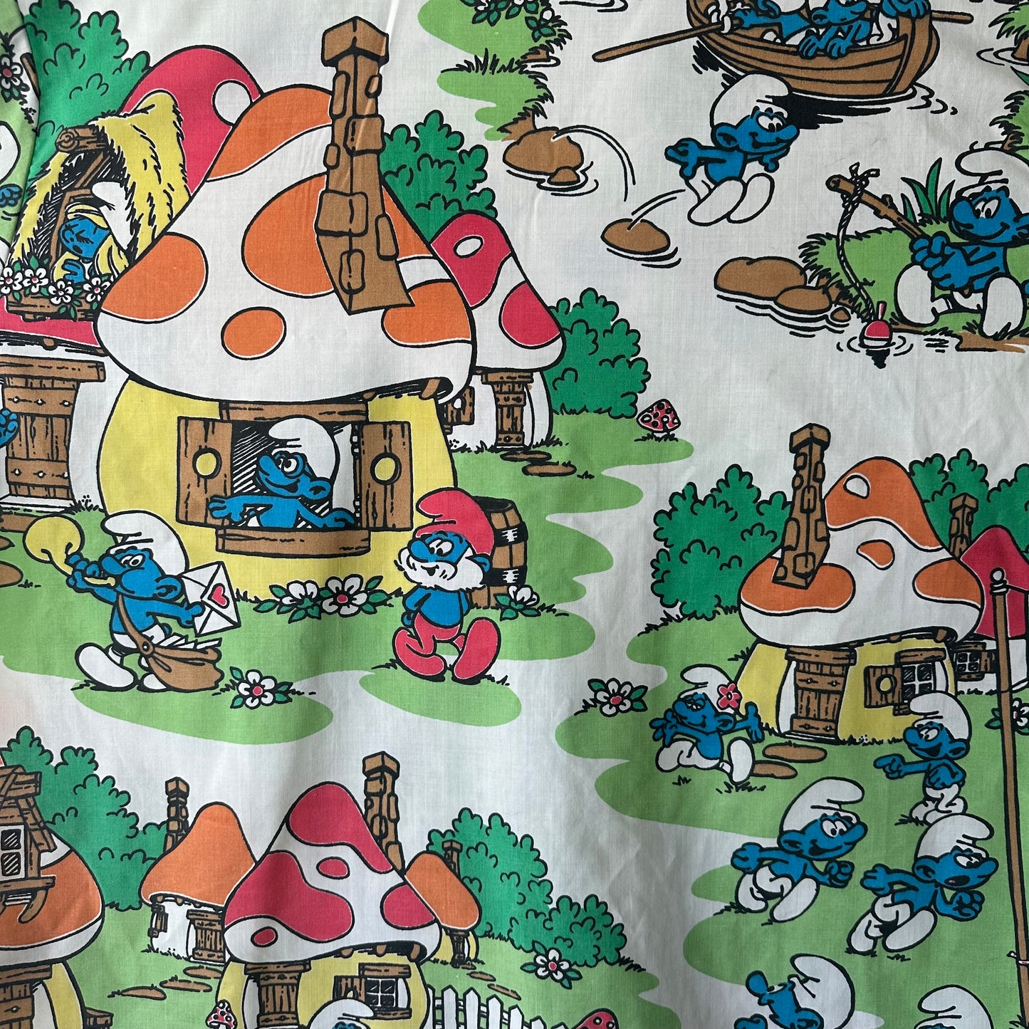Camp shirt upcycled fr vintage Smurfs fabric - 2XL