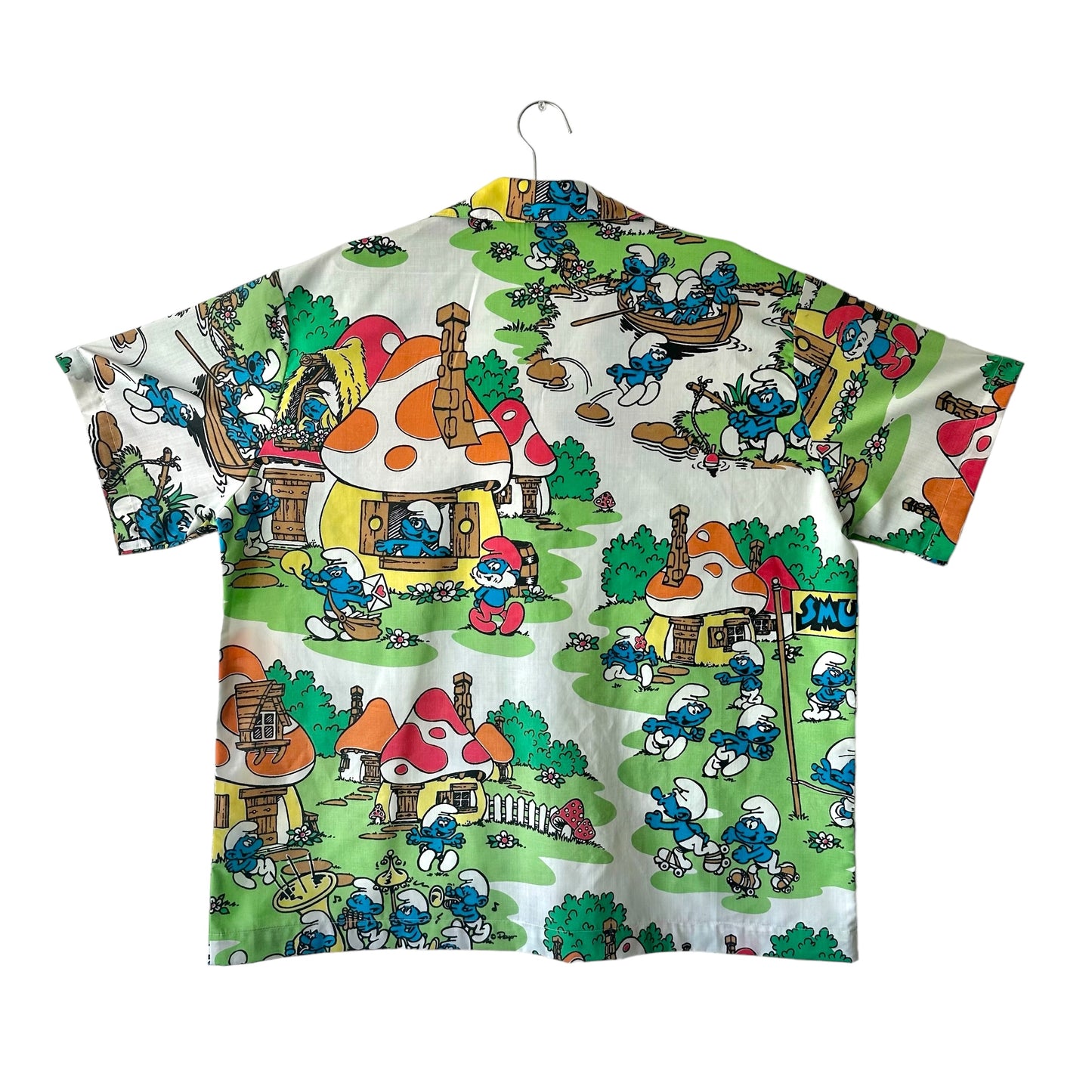 Camp shirt upcycled fr vintage Smurfs fabric - 2XL