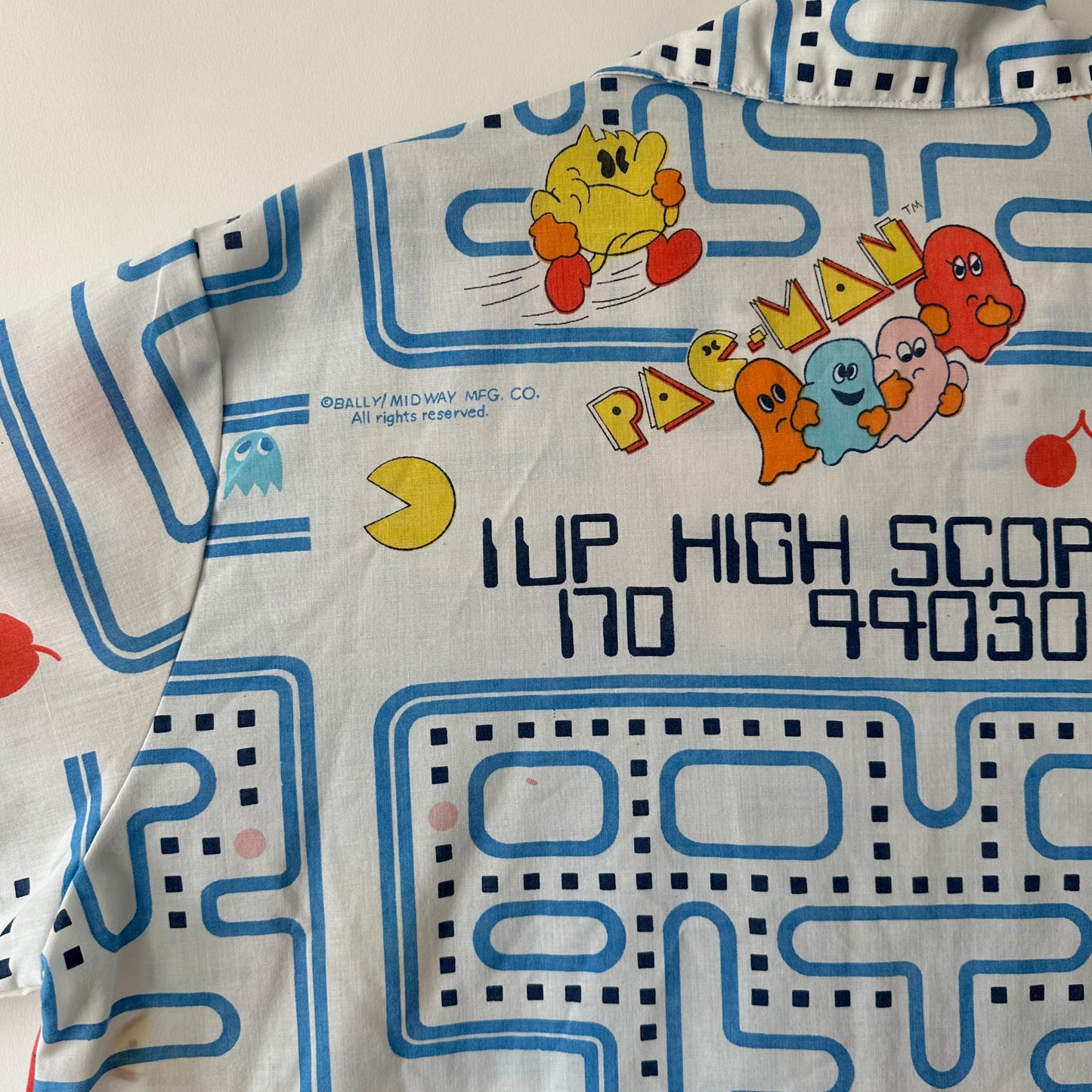 Camp shirt upcycled fr vintage Pac-Man fabric - 2XL
