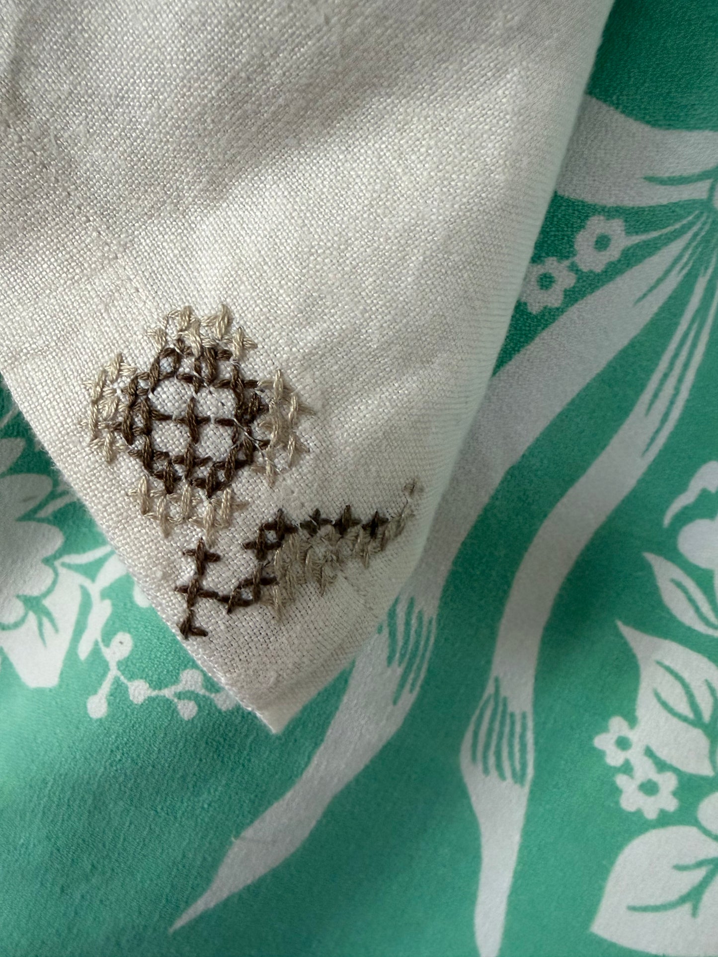 Bow tie cross-stitched cropped camp shirt [XL]