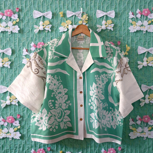 Bow tie cross-stitched cropped camp shirt [XL]