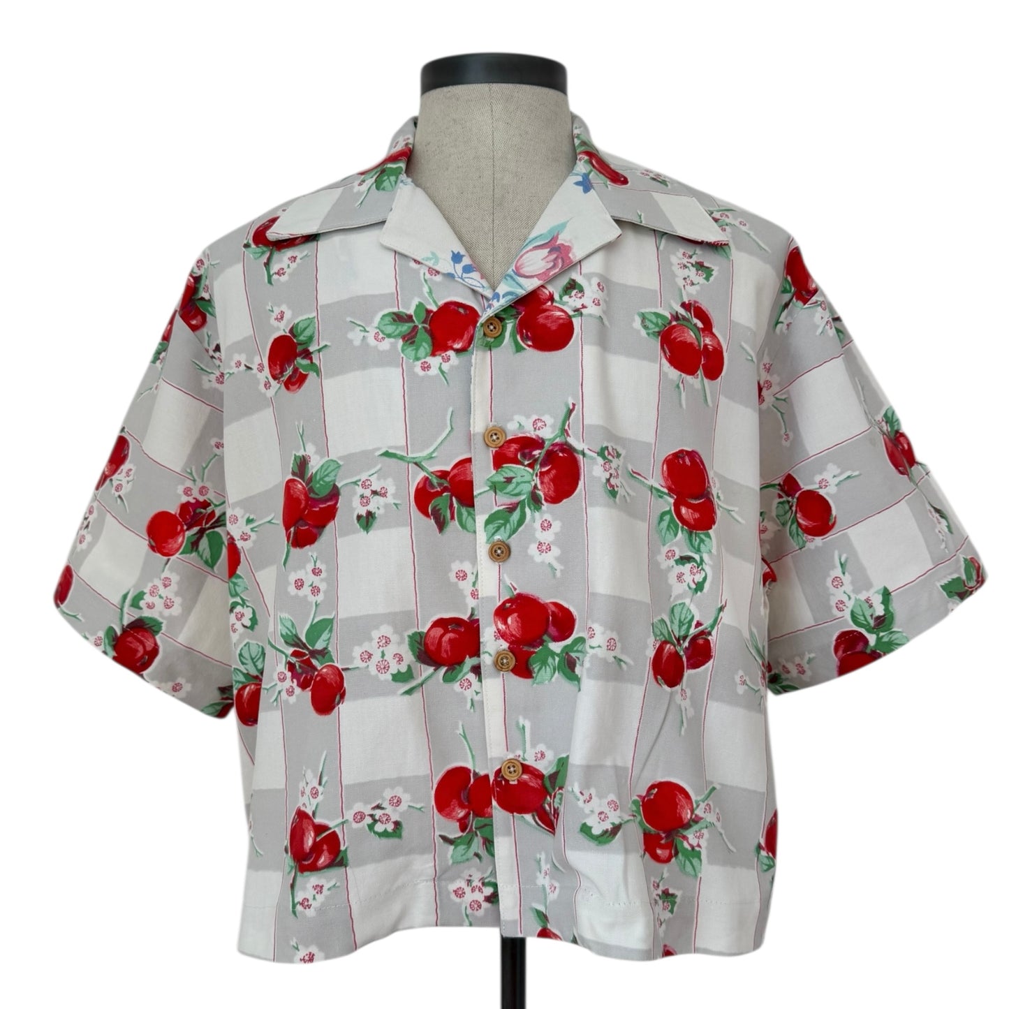 Apple Blossom cropped camp shirt [XL]