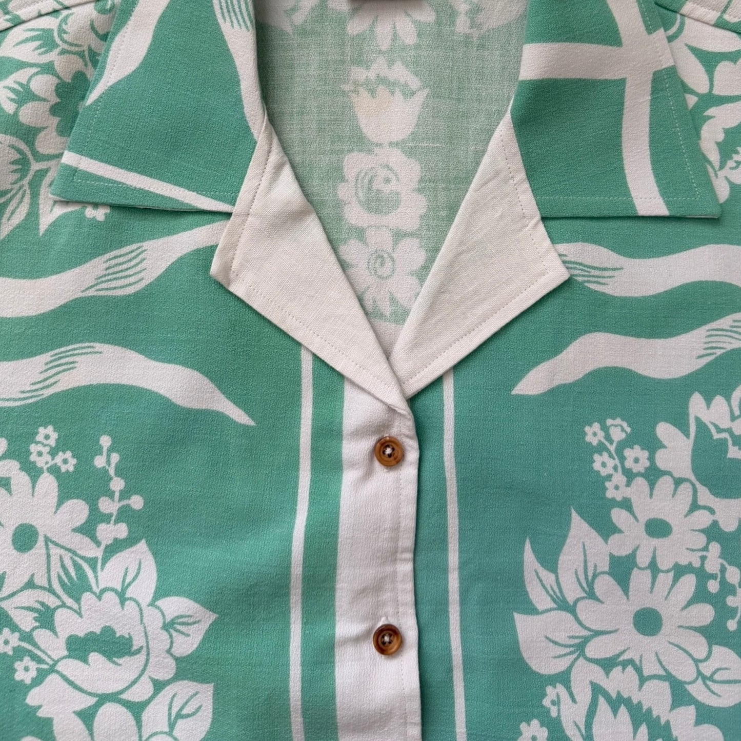 Bow tie cross-stitched cropped camp shirt [XL]
