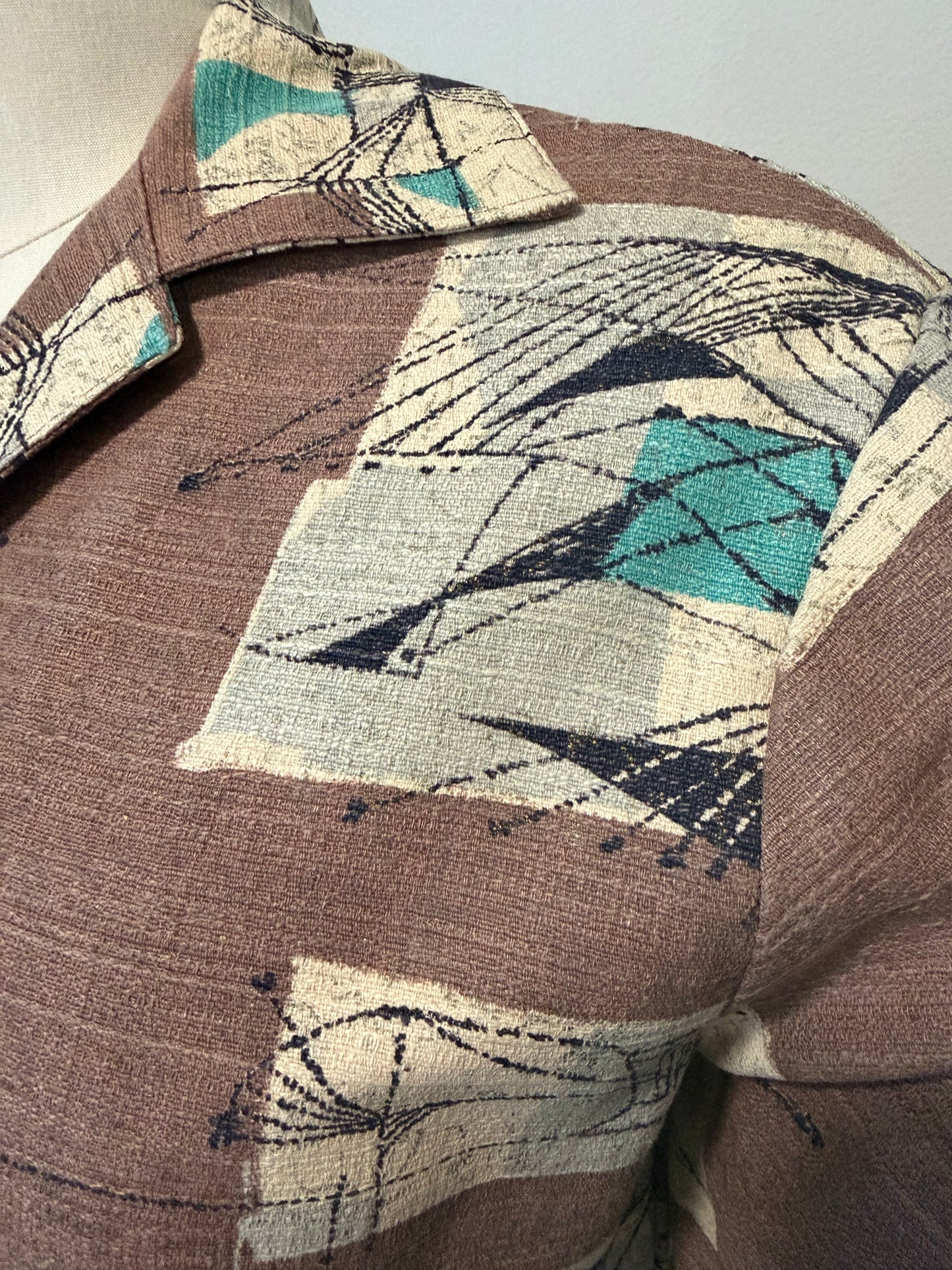 Brown abstract barkcloth cropped camp shirt [L]