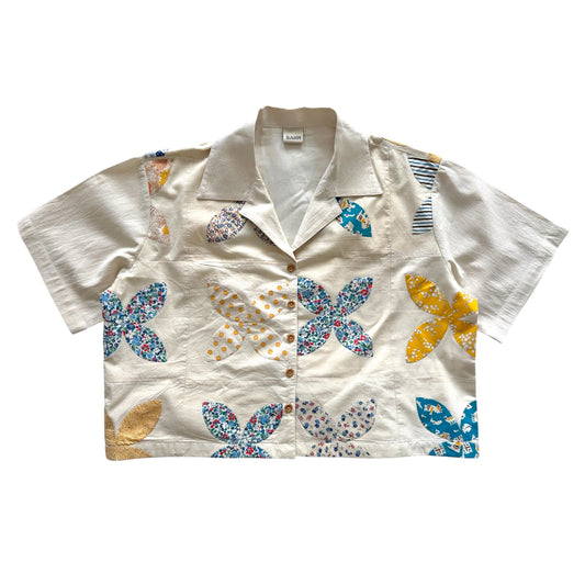 Appliqued flowers cropped camp shirt [XL]
