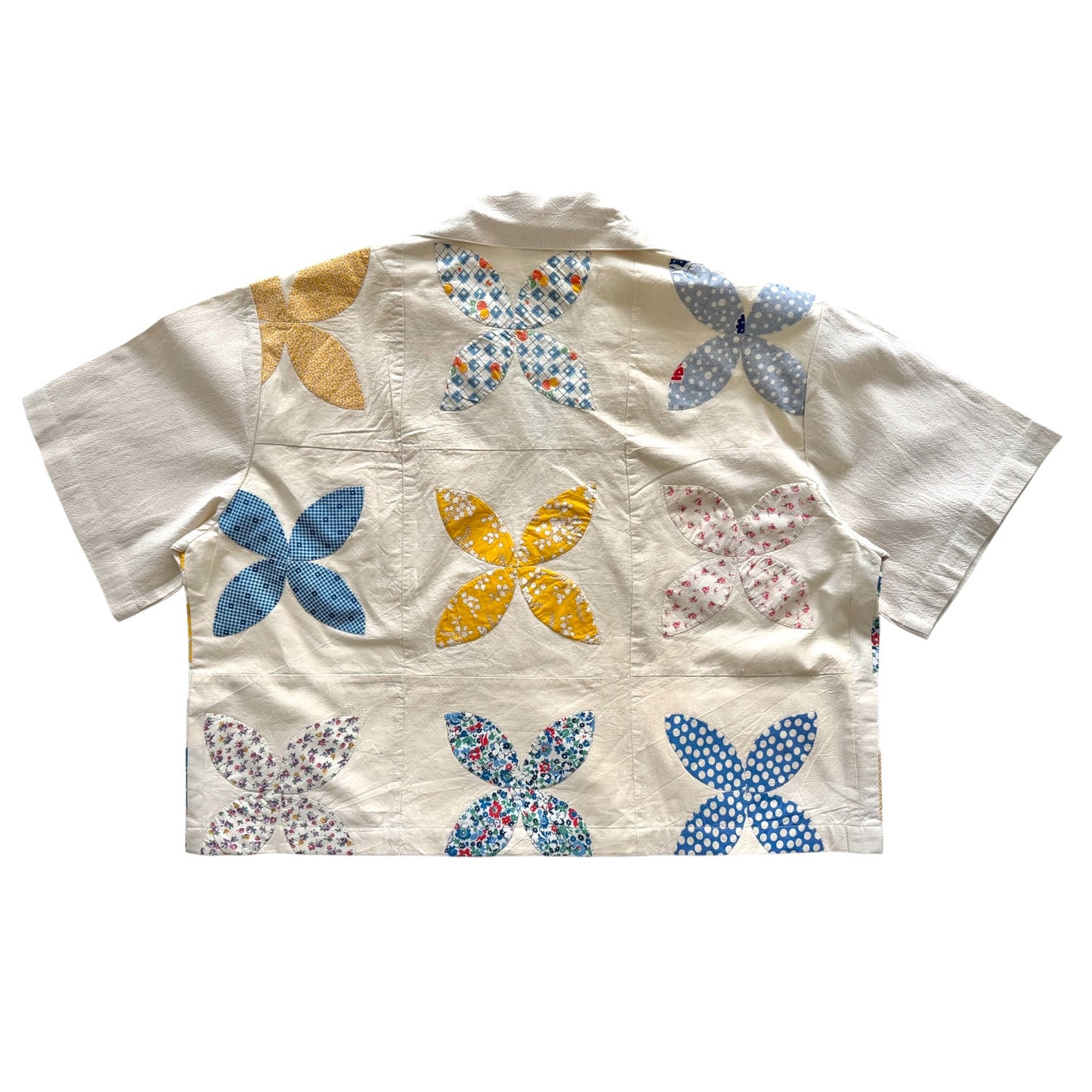 Appliqued flowers cropped camp shirt [XL]