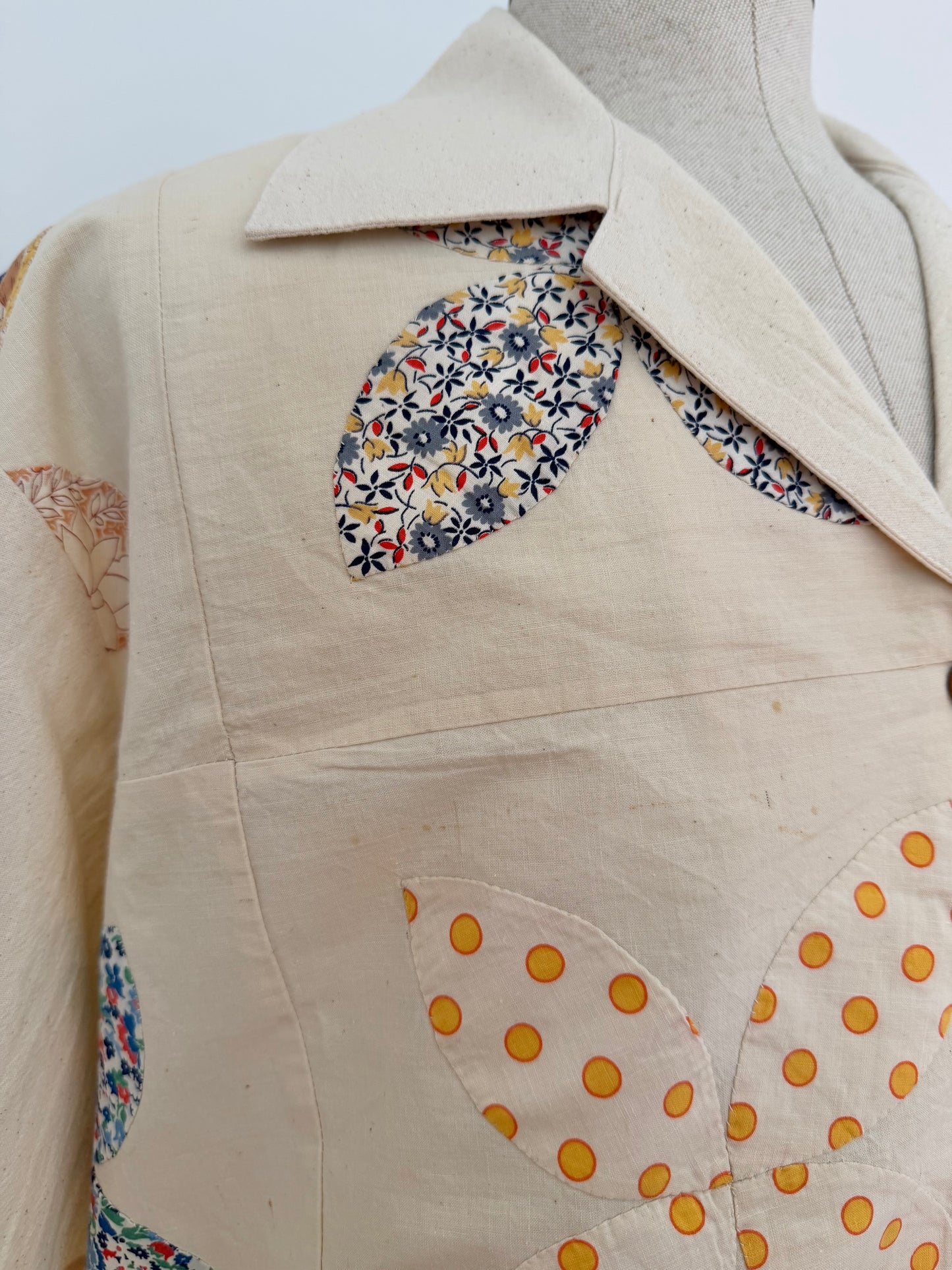 Appliqued flowers cropped camp shirt [XL]