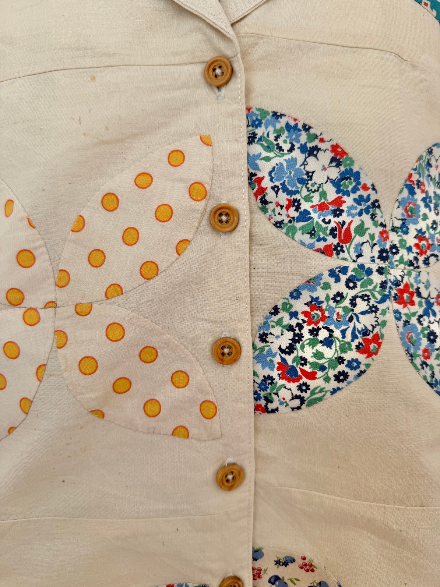 Appliqued flowers cropped camp shirt [XL]